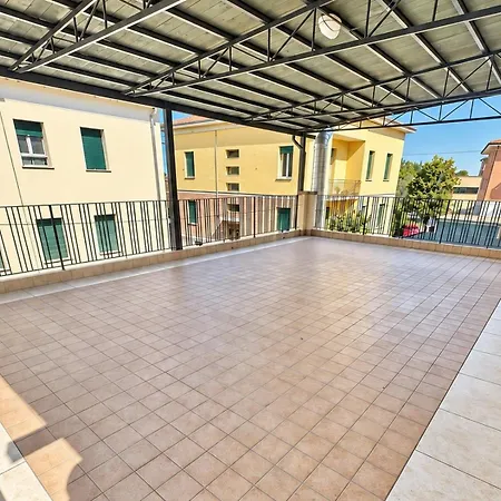 Genesis Hotel 3*
